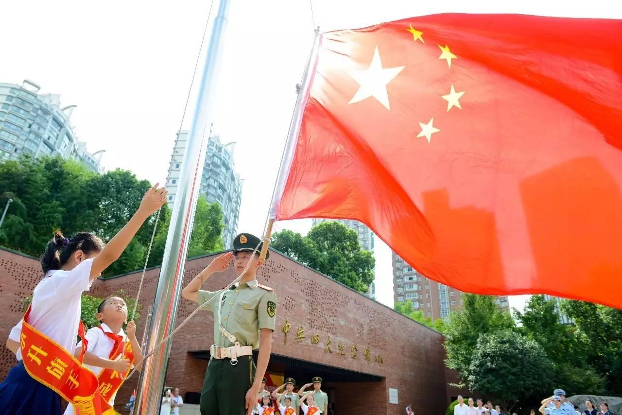 男子无证驾驶报废车被查 三台交警:行政拘留+罚款